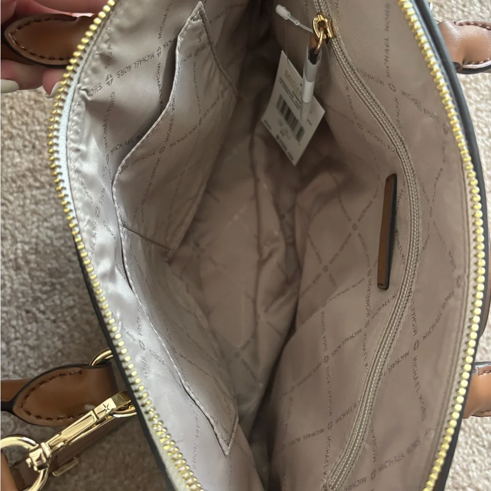 NWT Michael Kors Cindy Large Dome Satchel